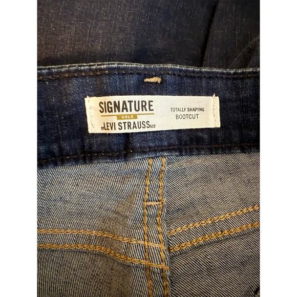 Levi Strauss Signature Gold Totally Shaping Bootcut Jeans Women’s 12 Short NWT - Picture 7 of 8